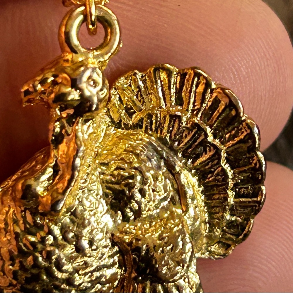 Vintage gold plated turkey pendant on chain necklace - Picture 9 of 9